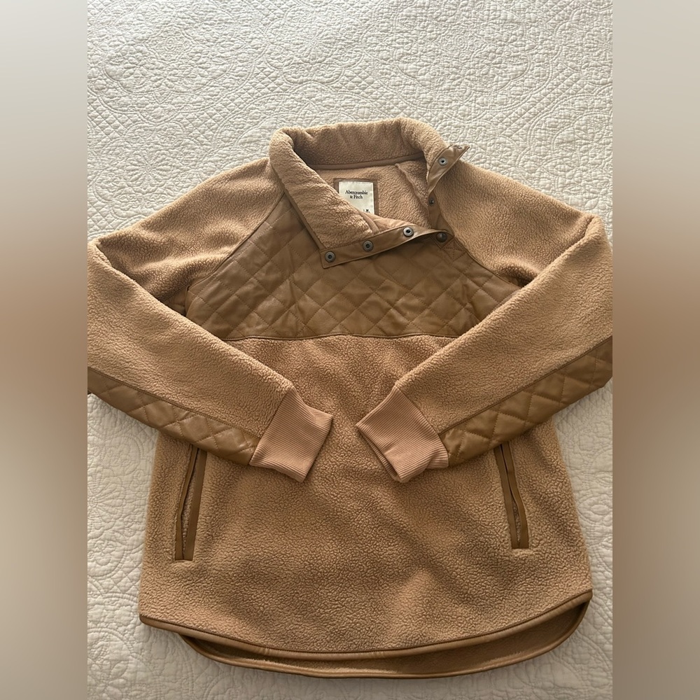 Abercrombie Fleece and Faux leather pull over, size Medium